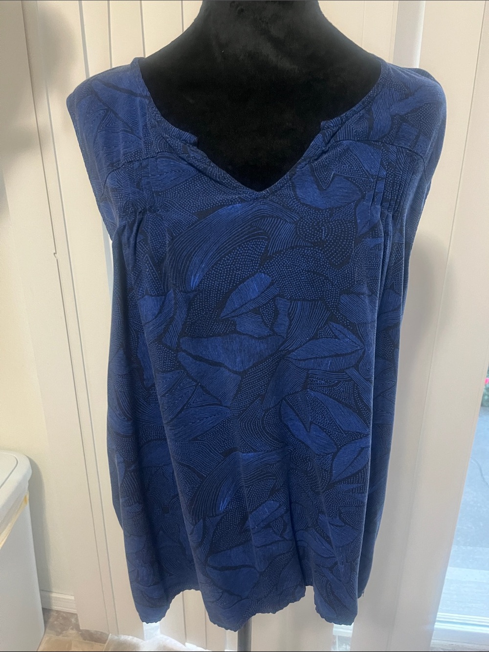 Indigo Relaxed V-Neck Tunic in Deep Blue Leaf Print